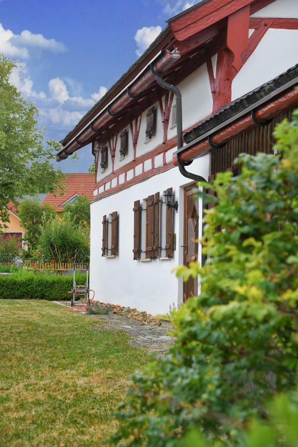 拜尔林利斯Jurahaus Hirschberg公寓 外观 照片